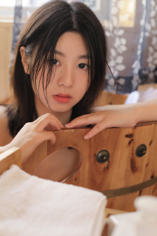 女人额头大好不好